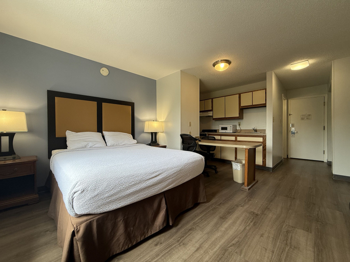 Bedroom 4, Suburban Studios Brentwood – Nashville, Davidson