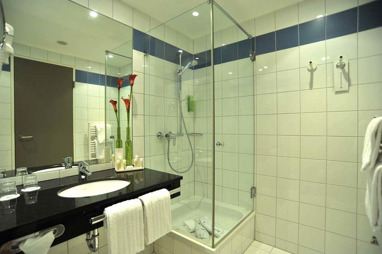 Bathroom 4, Tulip Inn Dusseldorf Arena, Düsseldorf