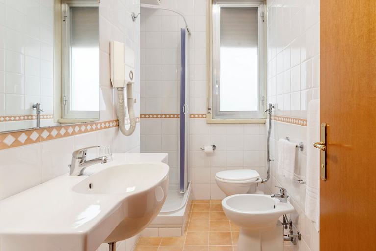 Bathroom 5, Crisol Europa, Palermo