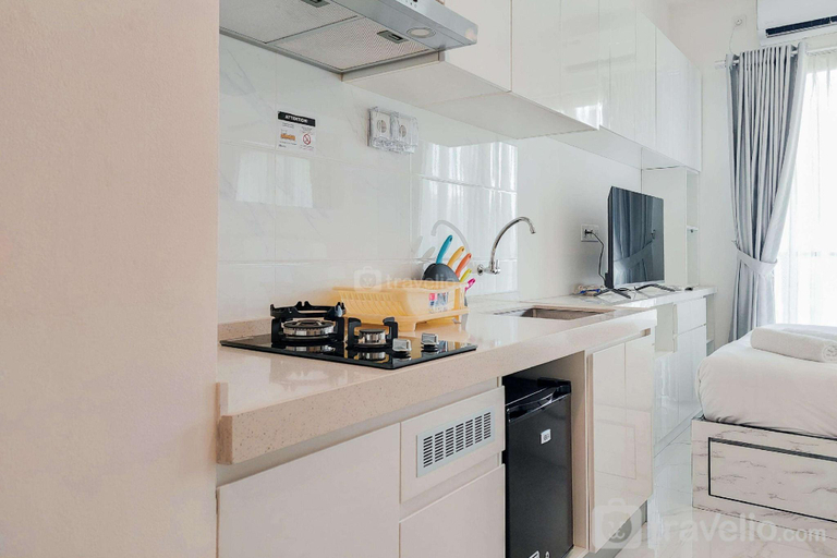 Others 2, Cozy & Comfort Studio at Sky House BSD By Travelio, South Tangerang