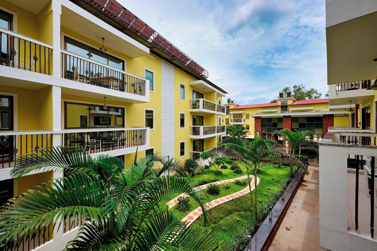 Exterior & Views