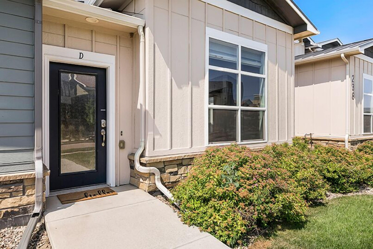 Exterior & Views 2, Old Town Getaway Free Bikes & Private Balconies, Larimer