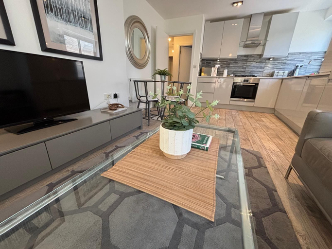 Others 5, Aldgate by Excel Apartments, London
