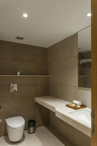Bathroom 5, The Jagat Hotel and Spa Udaipur, Udaipur
