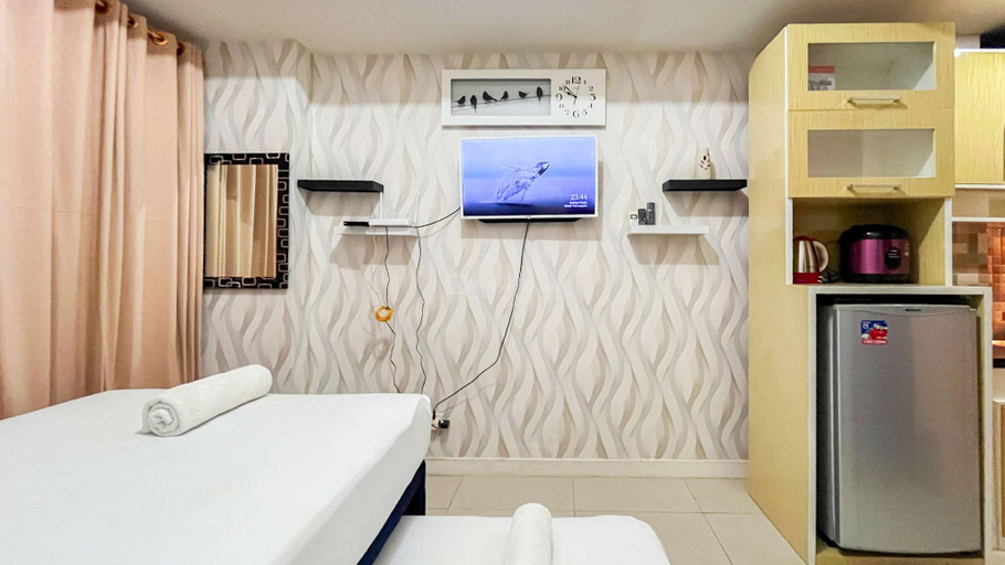 Bedroom 2, WhiteCozy Studio at Vida View Makassar By Travelio, Makassar