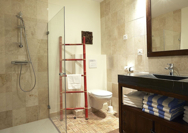 Bathroom 5, Les Hameaux de Beauval, Loir-et-Cher