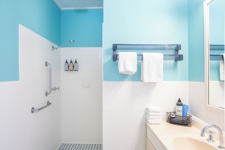 Bathroom 4, Lyndoch Motel, Barossa