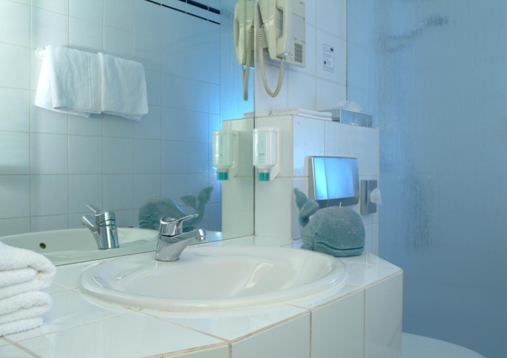 Bathroom 5, Hotel & Restaurant Walfisch, Würzburg