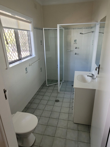Bathroom, Gibraltar House, Glen Innes Severn
