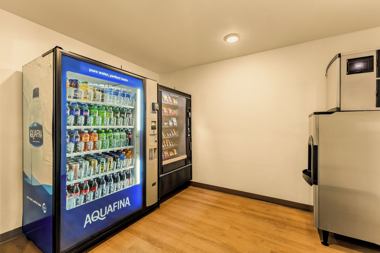 Food & Drinks 4, LivAway Suites Seattle-Renton, King
