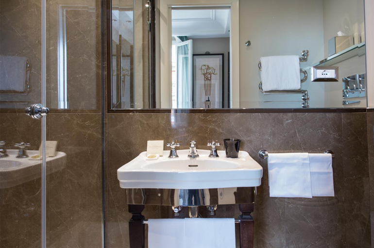 Bathroom 5, Grand Hotel Francia e Quirinale, Pistoia