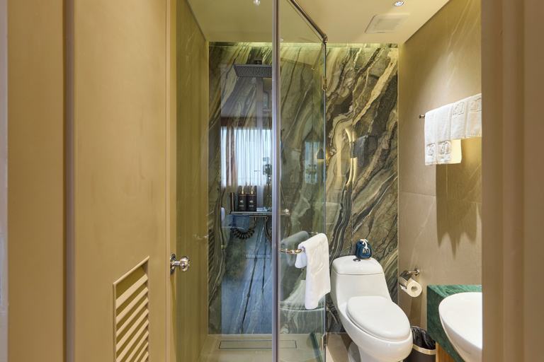 Bathroom 4, KiN Hotel Ly Tu Trong Edition, District 1