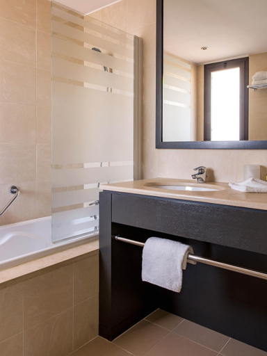 Bathroom 5, New Hotel of Marseille - Le Pharo, Bouches-du-Rhône