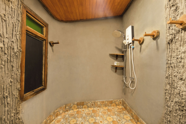 Bathroom 5, Mafiya Resort, Sihanoukville