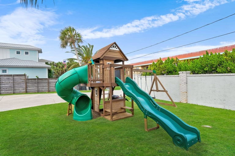 Room 4, 100 Steps to Beach Pool Hot Tub Playground BBQ, Saint Johns