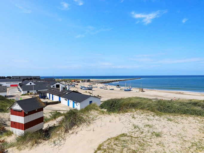 Beach 5, 10 Person Holiday Home in Thisted, Thisted