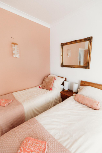 Others 3, Delux Coastal Apartment, Cornwall