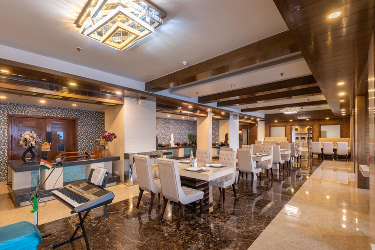 Food & Drinks 5, Lawrence Solitaire Resort - Mall Road - Mussoorie, Dehradun