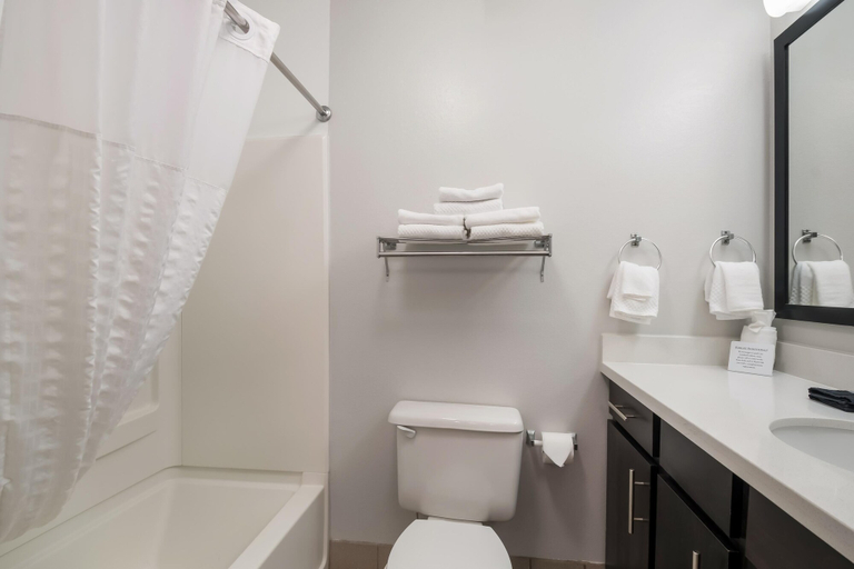 Bathroom 5, MainStay Suites Chattanooga Hamilton Place, Hamilton