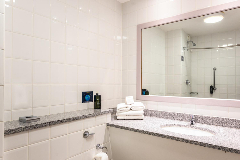 Bathroom 5, Maldron Hotel & Leisure Centre, Oranmore Galway
