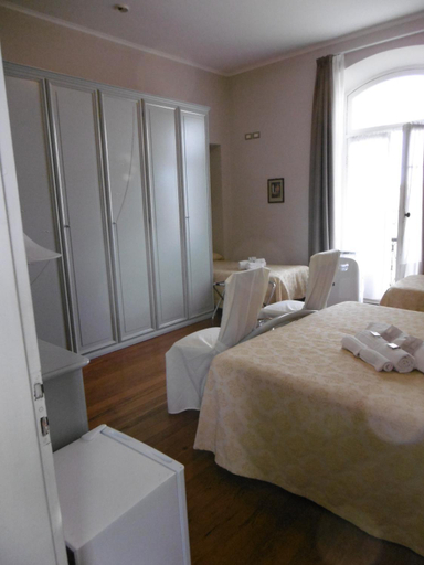 Bedroom 25