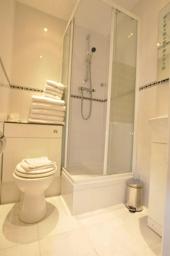 Bathroom 4, Brunel Hotel Paddington, London