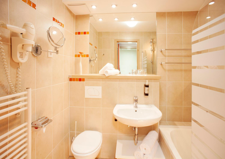 Bathroom 4, ホテル サヴィカ ガルニ - サバ ホテルズ & リゾーツ(Garni Hotel Savica - Sava Hotels & Resorts), Bled