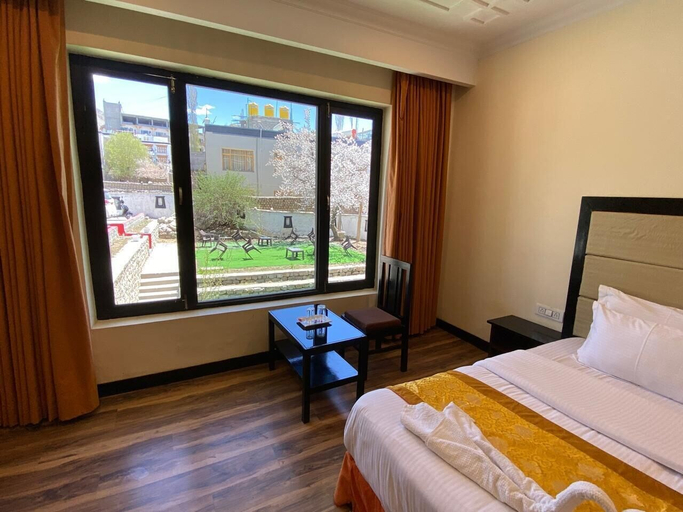 Others 5, Hotel Choskor, Leh