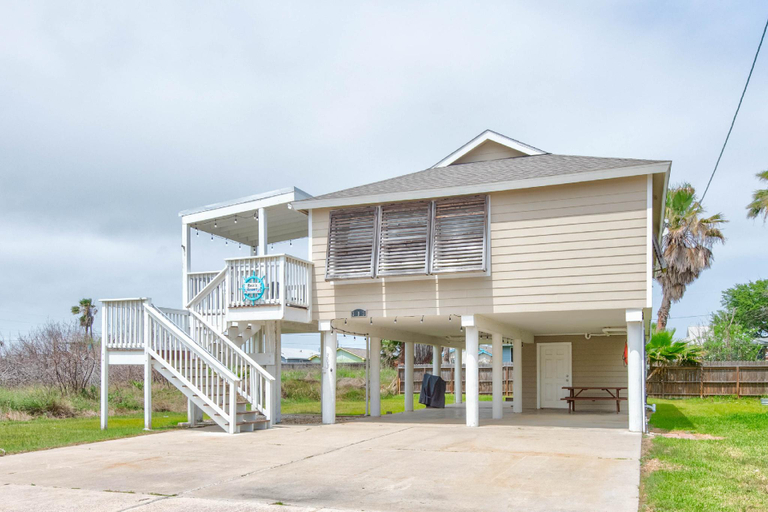 Others 3, A- Rocks Resort, Nueces