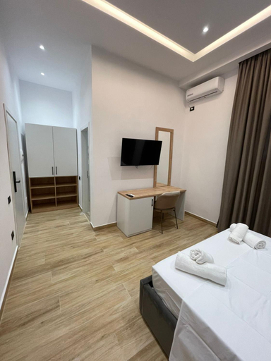 Others 3, Florida Rooms, Vlorës