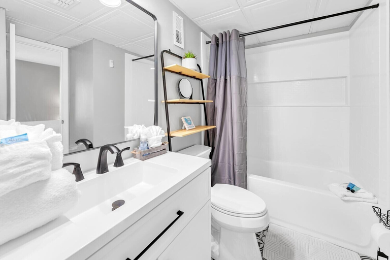 Bathroom 5, Edgewater Tower 2-108-gunners Paradise, Bay