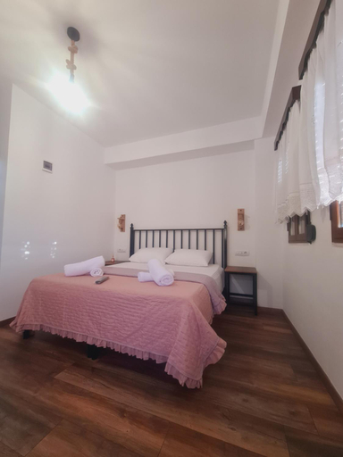 Others 4, Memo's GUEST house, Gjirokastrës