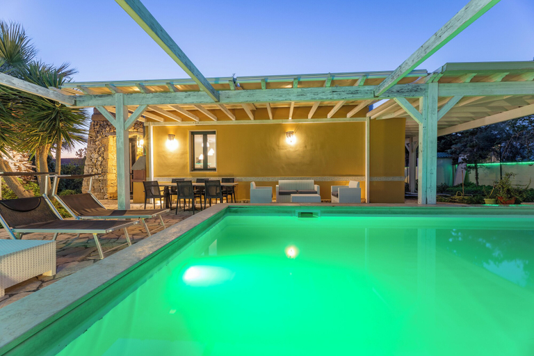 Sport & Beauty 4, Villetta Estiva With Private Pool, Lecce