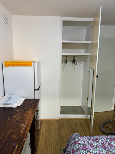 Others 5, Springvale couple room with shared bathroom, Melbourne