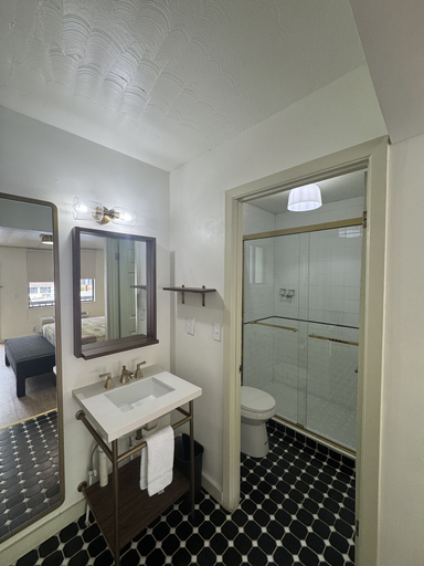 Others 5, Ski Mountain Lodge, Sevier