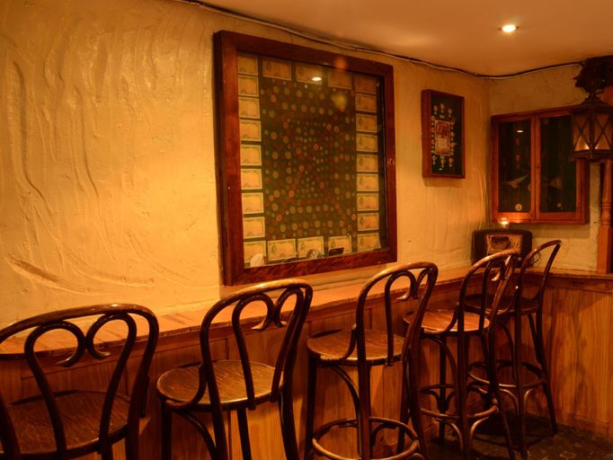 Food & Drinks 5, Uppercross House, Dublin