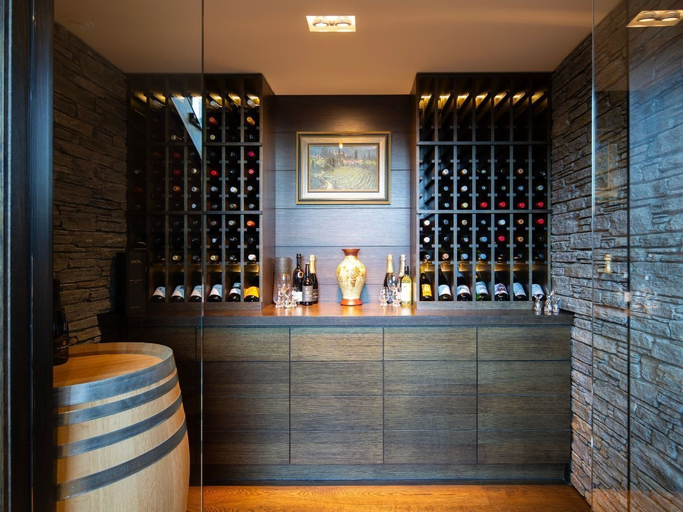 Food & Drinks, The Belfast, Queenstown-Lakes