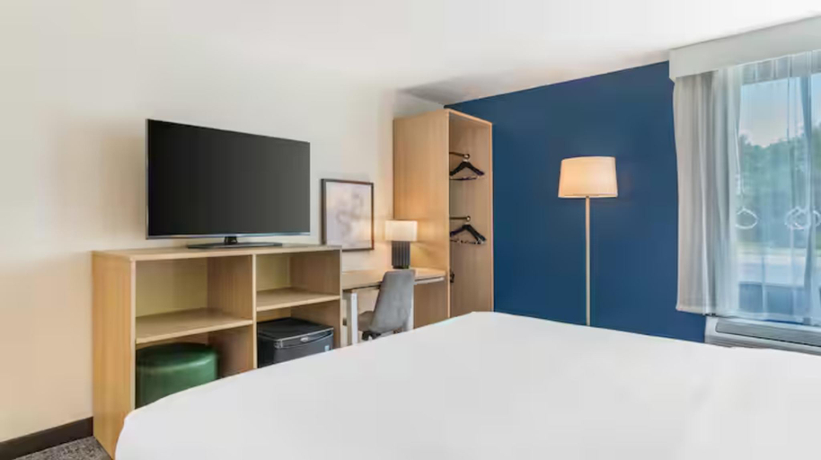 Bedroom 3, Spark by Hilton Knoxville North I-75, Knox