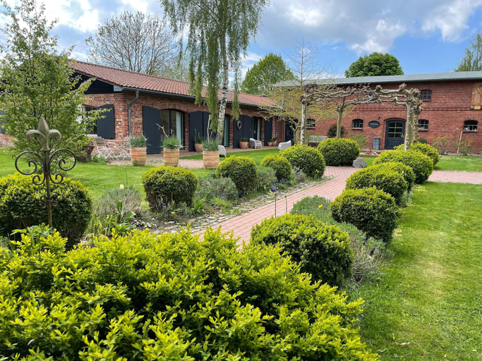 Exterior & Views 2, Grosszuegige Ferienwohnung mit Garten, Vorpommern-Rügen