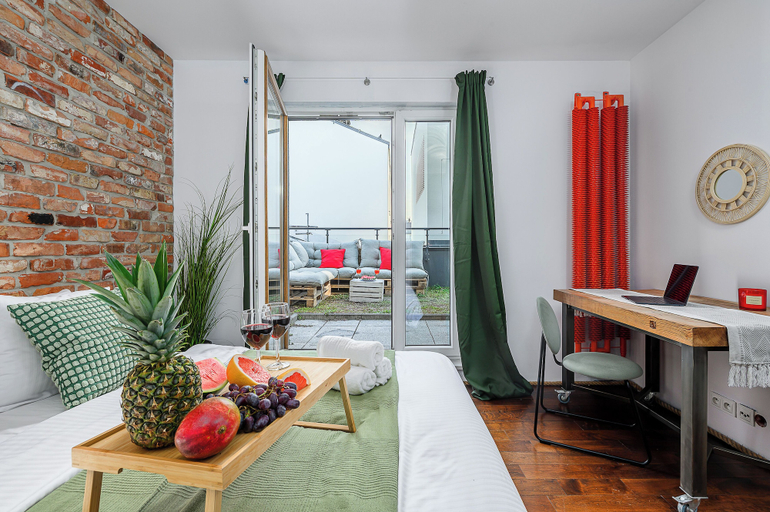 Others 4, Lumina 3-room apart with large terrace, Warsaw