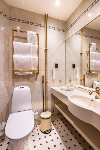 Bathroom 4, Hotel Astor, Ostrobothnia