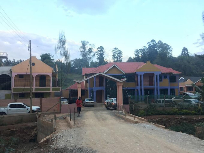 Exterior & Views