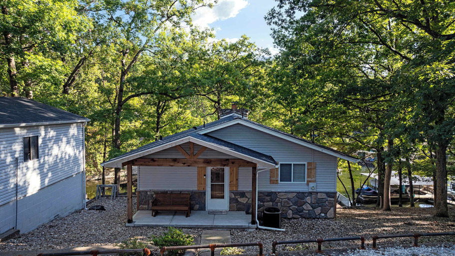 Exterior & Views 2, Lakation at the Waters Edge, Morgan