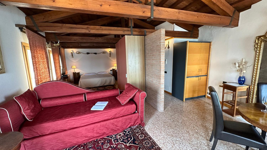 Others 5, San Simeon Apartments, Venezia
