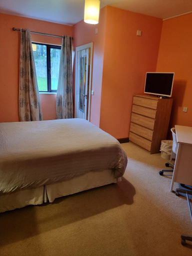 Bedroom 2, Moorepark West House