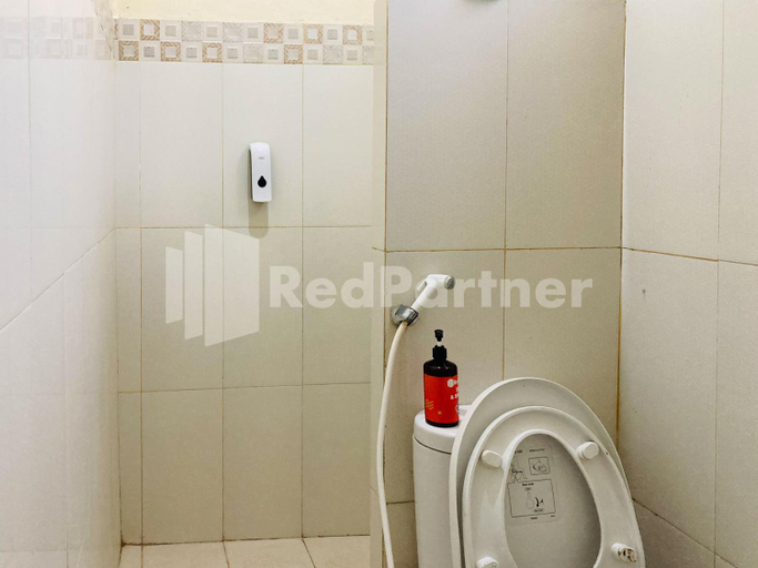 Bathroom 3, Sahil inn Syariah Prawirotaman RedPartner, Yogyakarta