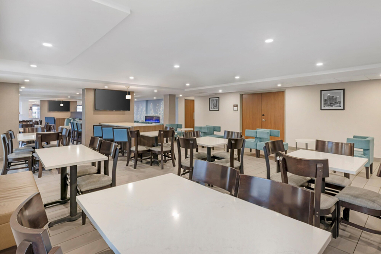 Food & Drinks 5, MainStay Suites Oak Brook Terrace-Chicago, Dupage