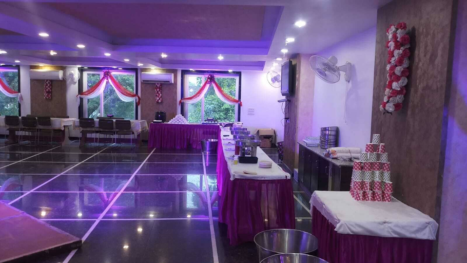 Food & Drinks 2, Hotel Eminent, Agra