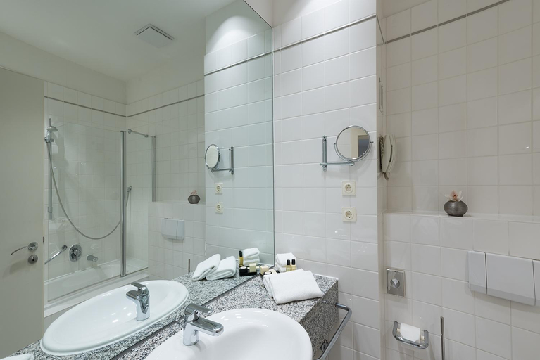 Bathroom 4, Lindtner, Hamburg