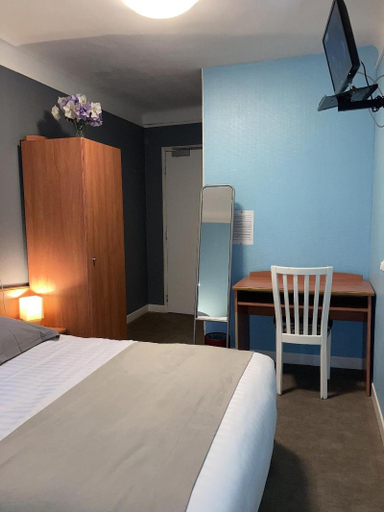 Bedroom 3, Hotel Thermidor, Nièvre